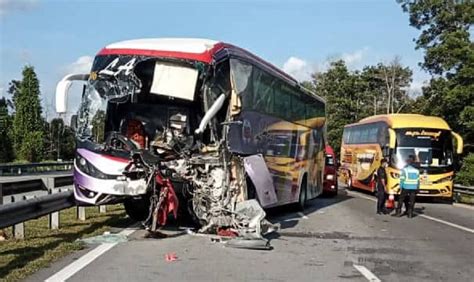 Kemalangan Bas Ekspres Rempuh Belakang Treler 18 Penumpang Seorang