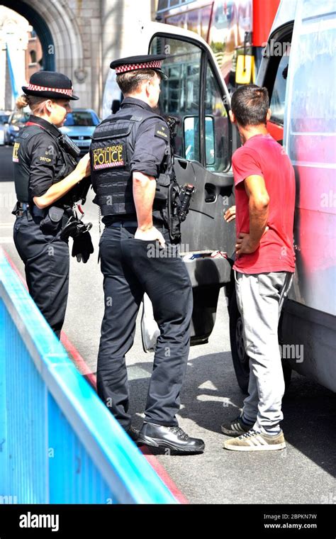 Police Talking To Woman Hi Res Stock Photography And Images Alamy