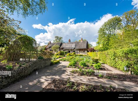 La cabaña de Anne Hathaway y jardines en Stratford upon Avon fue la