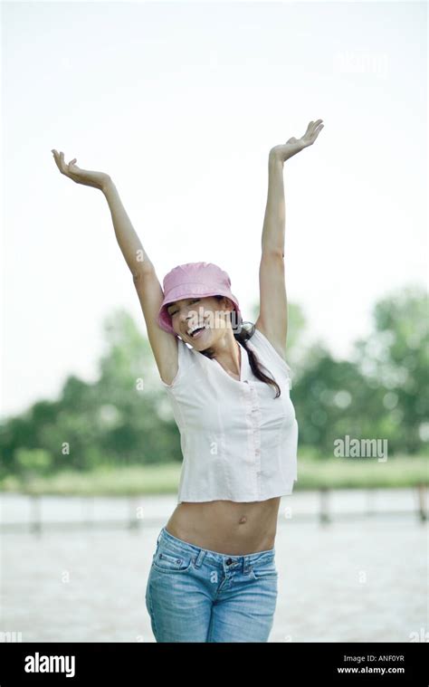 Midriff Showing Stock Photos Midriff Showing Stock Images Alamy