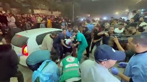 Dezenas de tanques israelenses entram no sul da Faixa de Gaza Vídeo