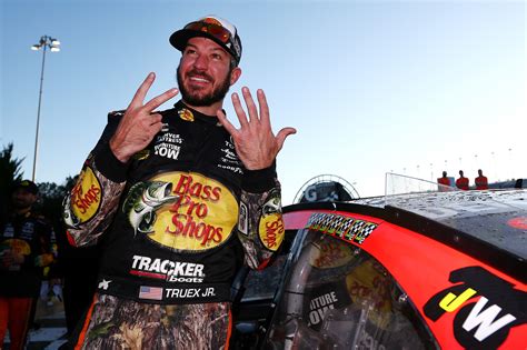 5 reasons to pull for Martin Truex Jr. in NASCAR’s championship race