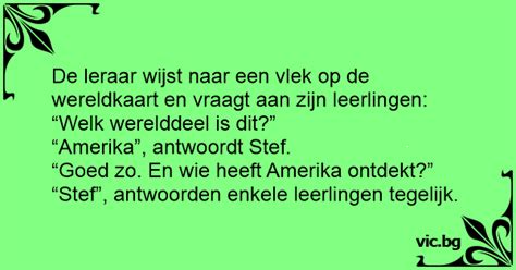 De Leraar Wijst Naar Een Vlek Op De Wereldkaart En Vraagt Aan Zijn