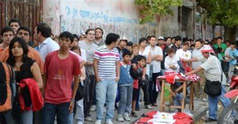 River Sin Fronteras Los Hinchas Arrasan Con Las Entradas En Todo El