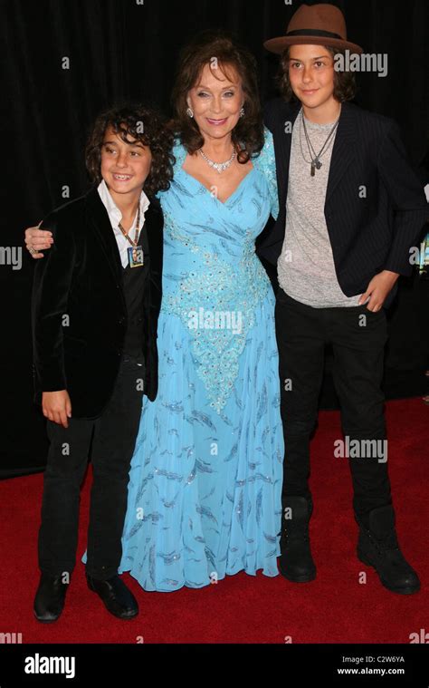 Nat Wolff And Alex Wolff Of The Naked Brothers Band With Loretta Lynn