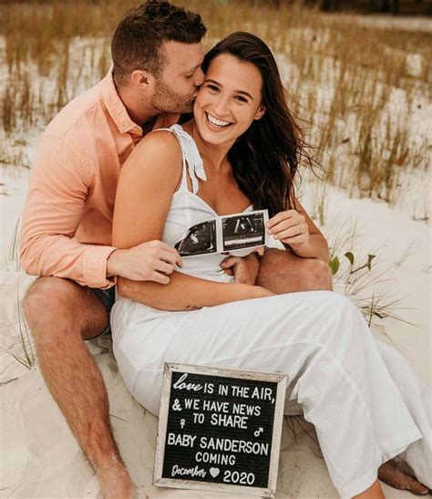 Pin On Gravidez Pregnancy Announcement Pictures Baby Announcement