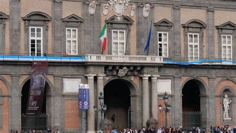 Napoli Anche Palazzo Reale Si Colora Di Azzurro La Repubblica