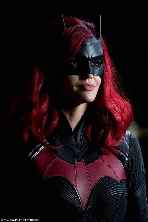 Ruby Rose S Lesbian Superhero Character Batwoman Shares First On Screen Kiss With Female Co Star