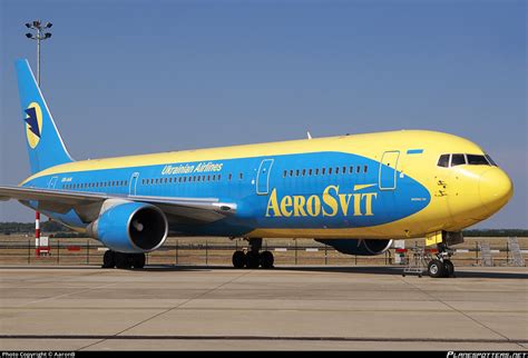 Ur Aai Aerosvit Airlines Boeing Aer Wl Photo By Aaronb Id