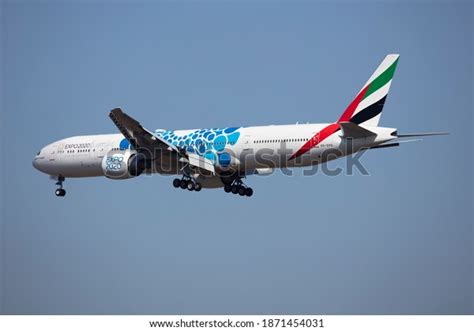 3 Boeing 777 9 Emirates Livery Royalty-Free Images, Stock Photos ...