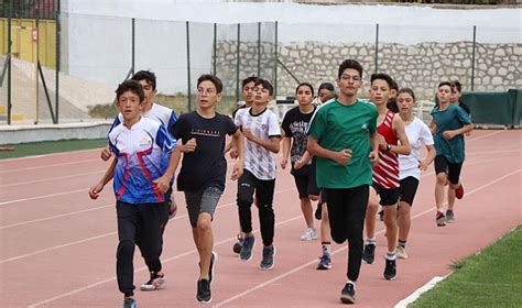 Atletizm yarışmalarında sporcular birincilik mücadelesi verdi SPOR