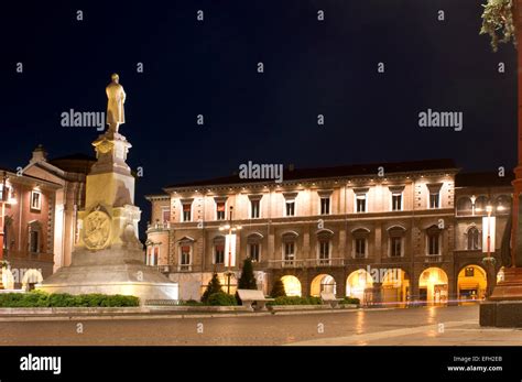 Statua di aurelio saffi Fotos und Bildmaterial in hoher Auflösung Alamy