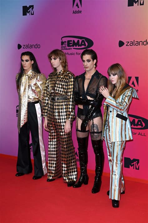 Mtv Ema S Trionfa Il Glam Rock Dei Maneskin Damiano Con Le