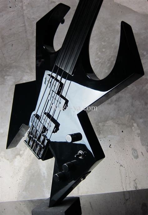 B C Rich Custom Shop Widow Bass Fretless Black 和久屋