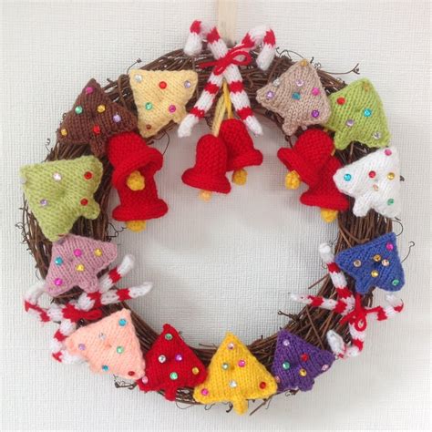 A Festive Christmas Wreath Knitting Pattern By Iknitdesigns