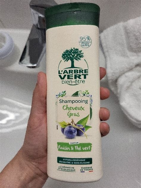 L Arbre Vert Shampooing detox aux extraits de Raisin Thé Vert Cheveux