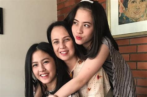 Video Putrinya Dan Okin Ciuman Hebohkan Jagat Maya Ibunda Adhisty Zara