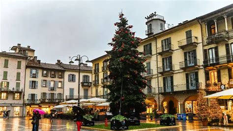 Natale Oggi Si Accende Lalbero Via Alle Luci Sui Monumenti