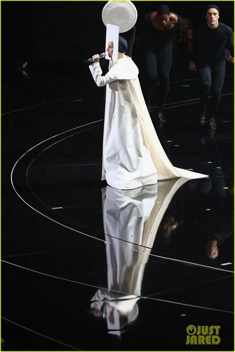 Photo Lady Gaga Vmas 2013 Performance Of Applause Watch Now 15 Photo