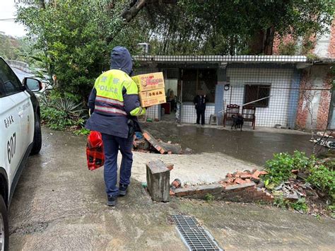 幫助弱勢家庭好過年 大溪暖警自掏腰包購物資捐贈