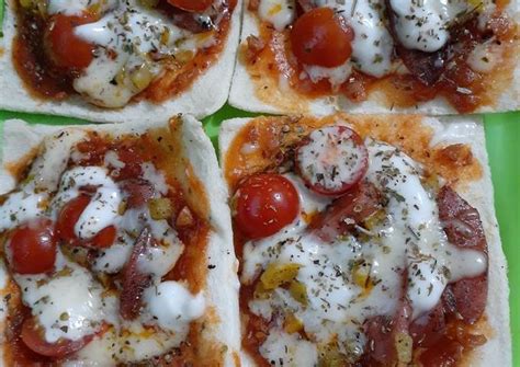 Resep Pizza Roti Tawar Oleh Ferena Cookpad