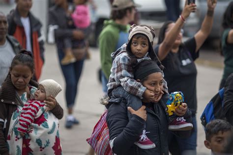 Trump’s Border Crackdown Endangered The Lives Of “caravan” Migrants Vox