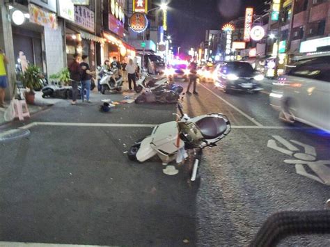 男駕車見警拒檢加速逃逸 連撞7車、2人受傷 社會 自由時報電子報