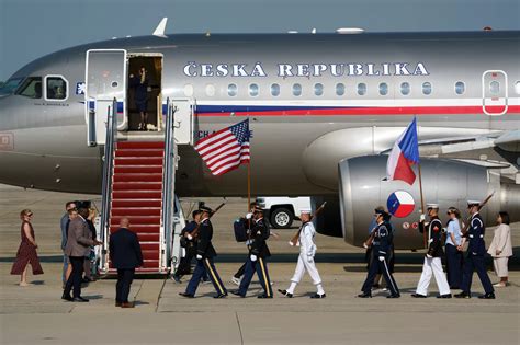 Nato Lyderiai Renkasi Vir Ni Susitikim Va Ingtone