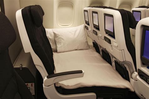 Air New Zealand 777 200 300 Er Economy Skycouch Air New Zealand