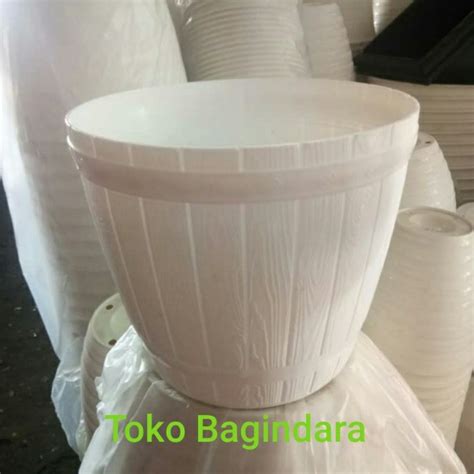 Jual Pot Gentong Plastik 18 Putih Shopee Indonesia