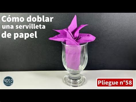 Cómo doblar una servilleta de papel en un vaso flor con pétalos