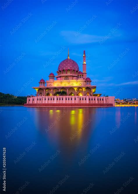 Putra Mosque and Putrajaya Lake in Malaysia at night Stock Photo ...