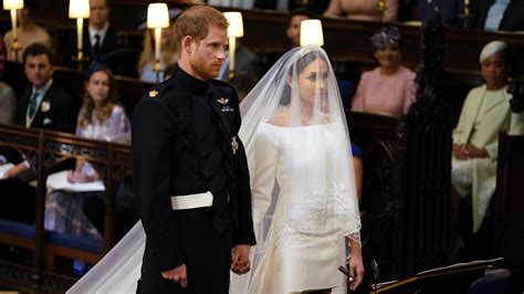 Meghan Markle S Dress Designed By Clare Waight Keller Of Givenchy