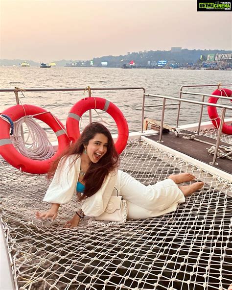 Roshni Walia Instagram Living The Dream 🤍🧿🔚 Goa Gethu Cinema