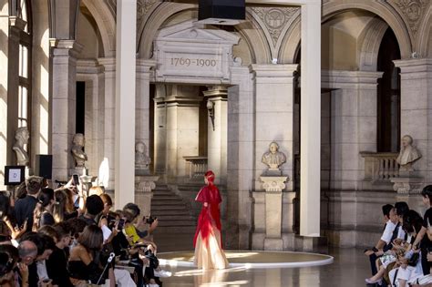 Défilé Yuima Nakazato automne hiver 2019 2020 Couture