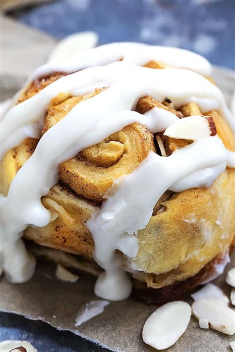 Flaky Almond Cinnamon Buns Creme De La Crumb