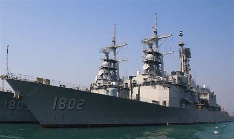 Kee Lung-class destroyers ROCS Ma Kong (DDG-1805) and ROCS Su Ao (DDG-1802), aka ex-Kidd-class ...