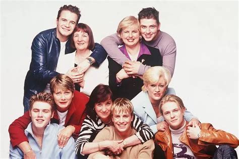 Rare photo of all five members of Westlife with their mothers is heartwarming - RSVP Live