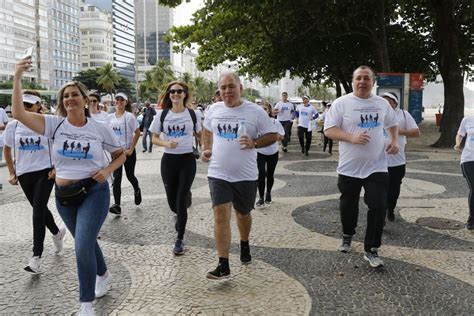 No Rio Caminhada No Leme Dá Largada A Projeto De Incentivo à Saúde