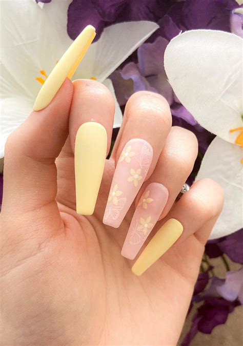 40 Cute Yellow Nail Designs To Bring Sunshine To Your Fingertips Yellow Nails Design Yellow