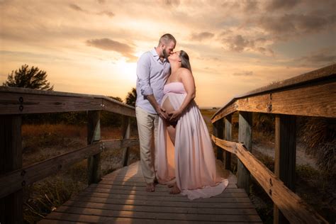 Barefoot And Beautiful Tips For A Maternity Shoot On The Beach