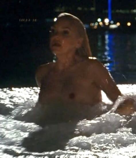 Anna Faris Shows Her Boobs In A Movie Nudecelebritiesml