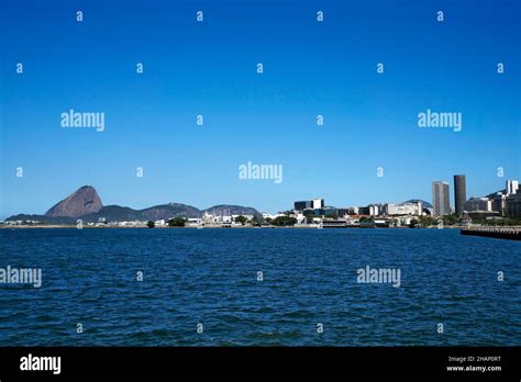 Sugarloaf mountain and guanabara bay hi-res stock photography and ...
