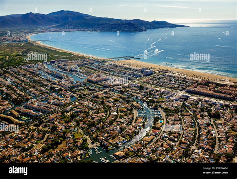 Aerial view, Marina of Empuriabrava, Ampuriabrava, Castelló d'Empúries at the Gulf of Roses ...