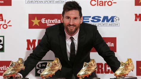 Photo Samai Cristiano Ronaldo Lionel Messi Sabet Sepatu Emas Keempat