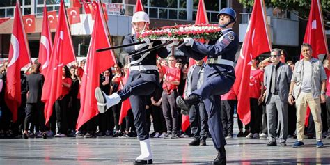 Antalyada Ekim Cumhuriyet Bayram Kutlamalar