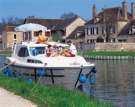 Canal Du Midi And French River Hire Boats And Barges With 3 Cabins South