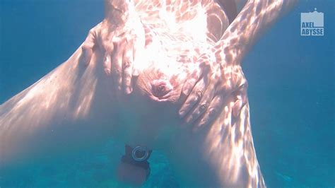 Fisting Underwater Freedive Gay Porn Video On Axel Abysse GayMobile Fr