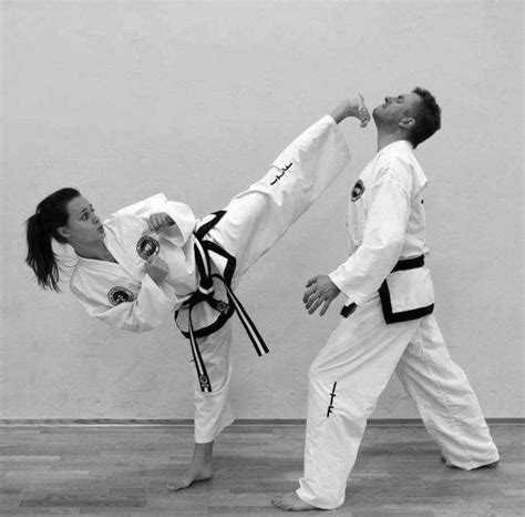 Pin By Rach Bickmore On Indomitable Women♤ Martial Arts Women