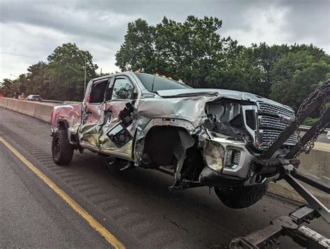 Officials Truck Crashes Snarl Traffic On I 95 Southbound In Westport